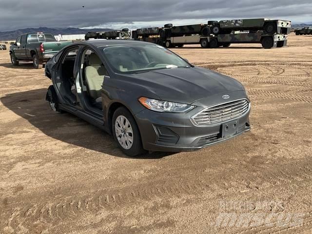 Ford Fusion S سيارات