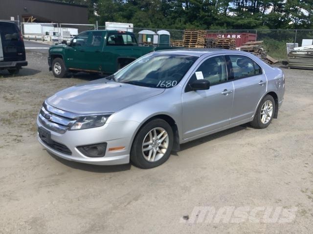 Ford Fusion S سيارات