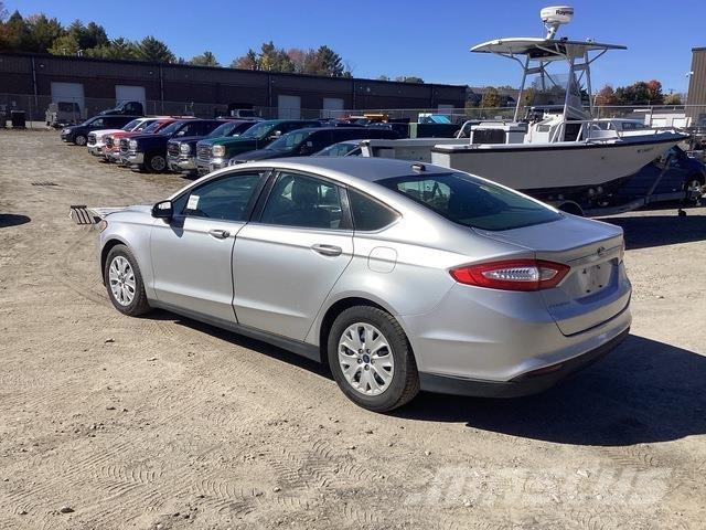 Ford Fusion S سيارات