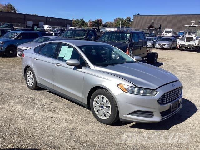 Ford Fusion S سيارات