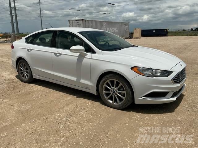 Ford Fusion SE سيارات