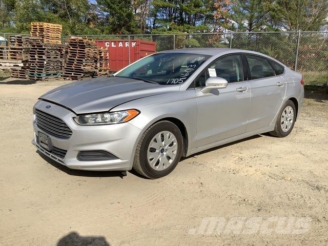 Ford Fusion SE سيارات
