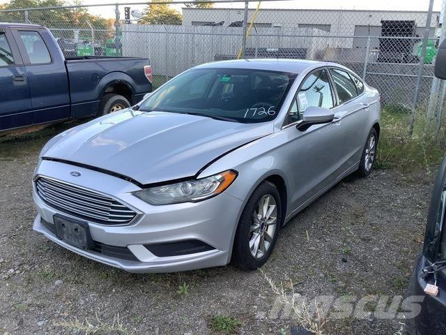 Ford Fusion SE سيارات