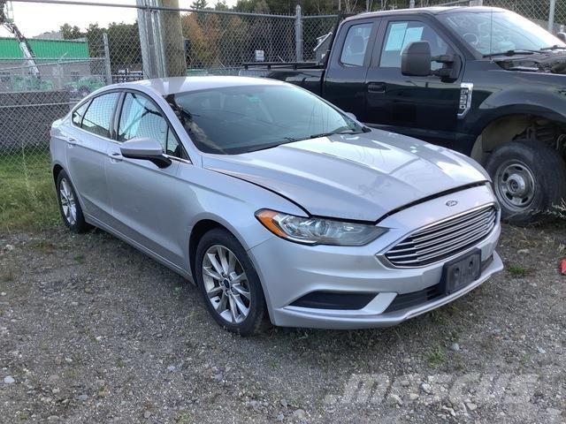 Ford Fusion SE سيارات