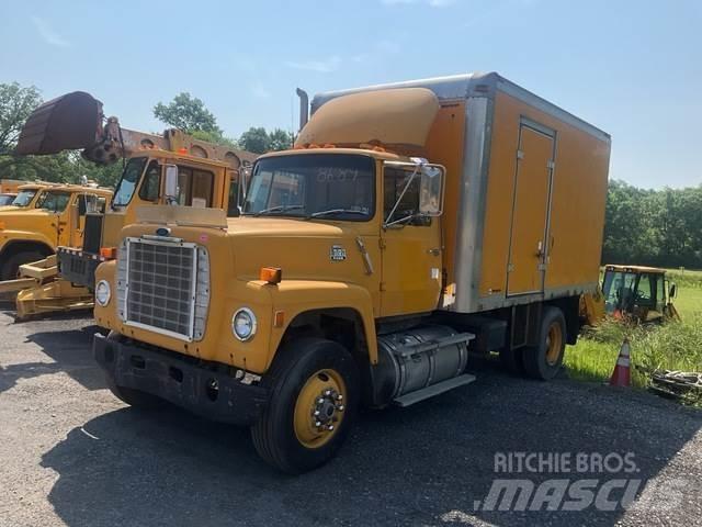 Ford L8000 مركبات الأغراض العامة