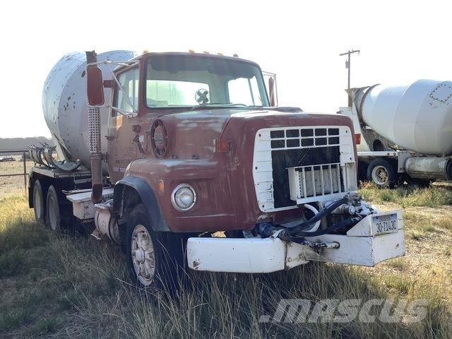 Ford L8000 شاحنات أخرى