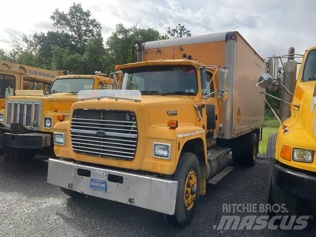 Ford L8000F شاحنات ذات هيكل صندوقي