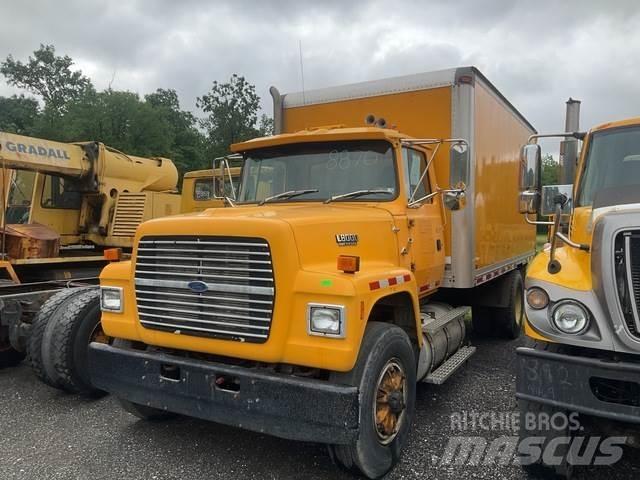 Ford L8000F شاحنات ذات هيكل صندوقي