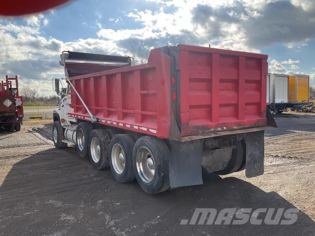 Ford L900 شاحنات قلابة