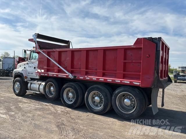 Ford L9000 شاحنات قلابة
