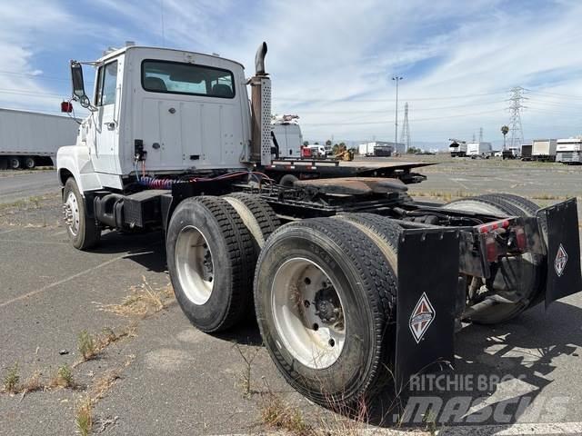 Ford L9000 وحدات الجر