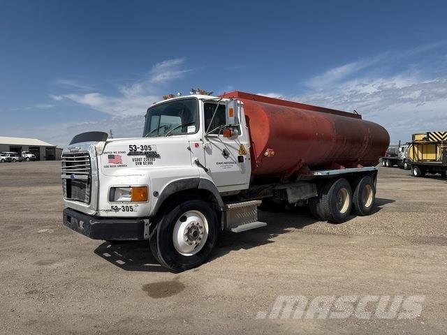 Ford L9000 صهاريج مياه