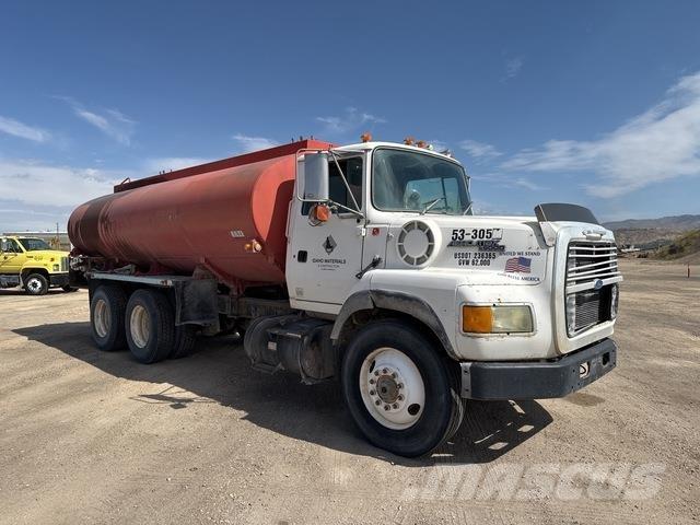 Ford L9000 صهاريج مياه