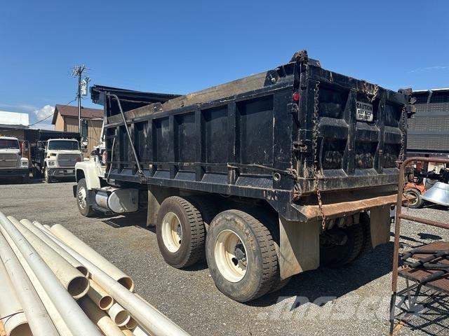 Ford L9000 شاحنات قلابة