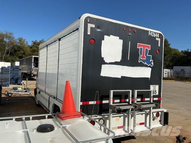 Ford LCF شاحنات نقل المشروبات