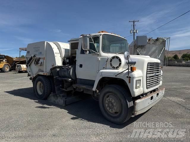 Ford LN7000 شاحنات كاسحة