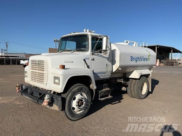 Ford LN8000 صهاريج مياه