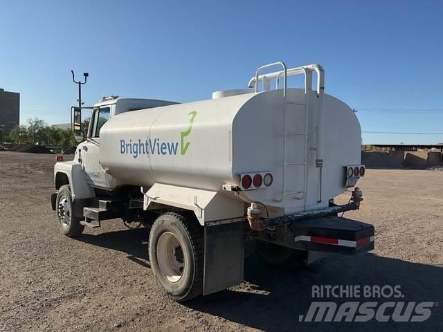 Ford LN8000 صهاريج مياه