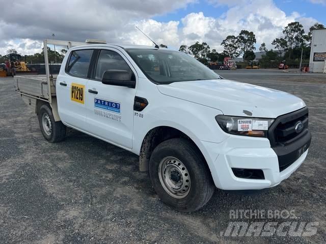 Ford Ranger شاحنات خفيفة/مفصلية الجوانب