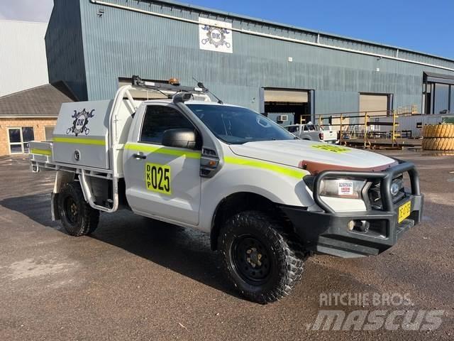 Ford Ranger XL شاحنات خفيفة/مفصلية الجوانب