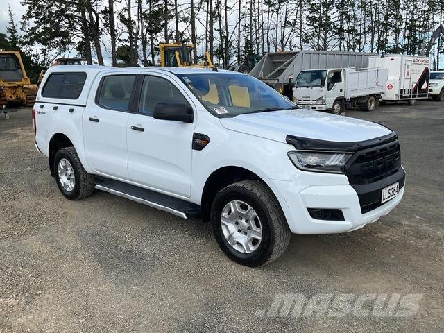 Ford Ranger XL شاحنات خفيفة/مفصلية الجوانب