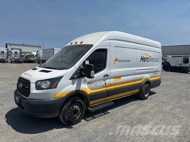 Ford T-350 شاحنة مقفلة