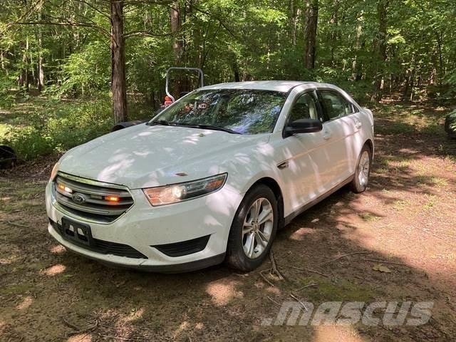 Ford Taurus سيارات