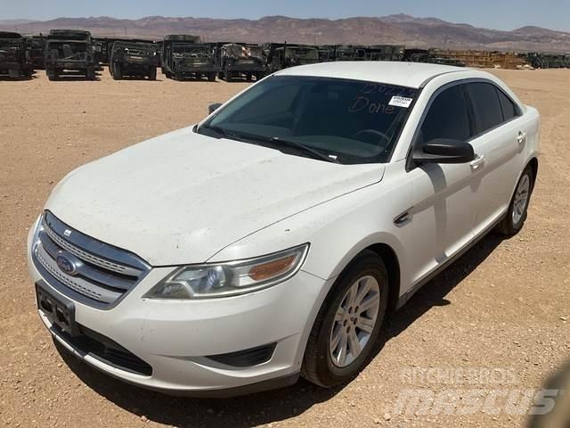 Ford Taurus سيارات