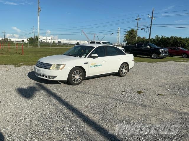 Ford Taurus سيارات
