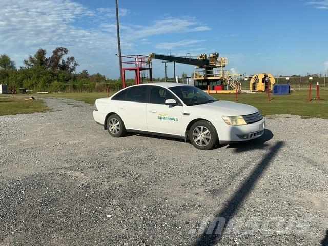 Ford Taurus سيارات