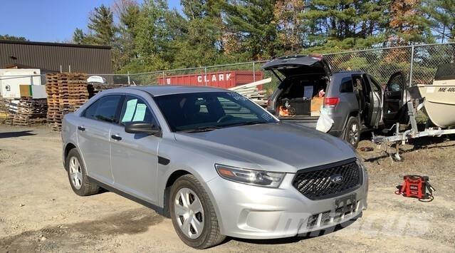 Ford Taurus سيارات