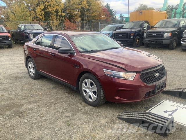 Ford Taurus سيارات