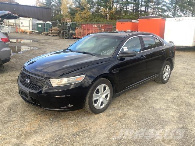 Ford Taurus سيارات