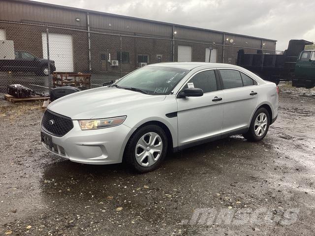 Ford Taurus سيارات
