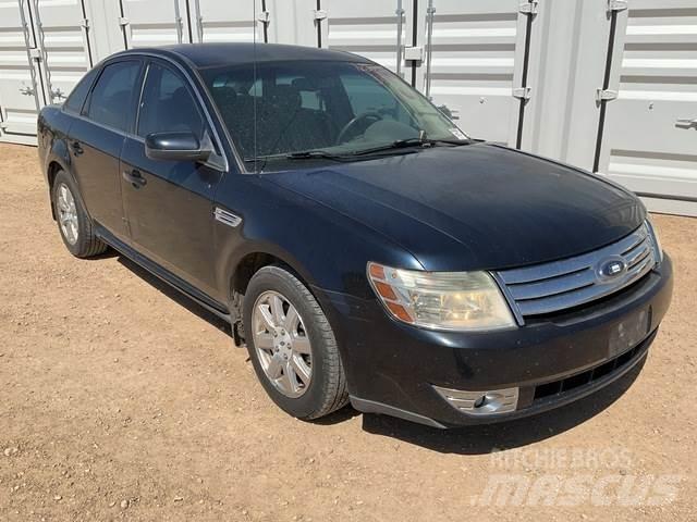 Ford Taurus SE سيارات