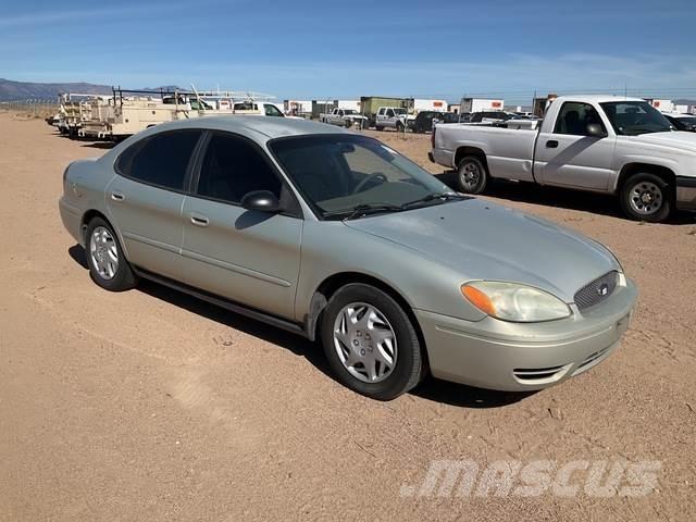 Ford Taurus SE سيارات
