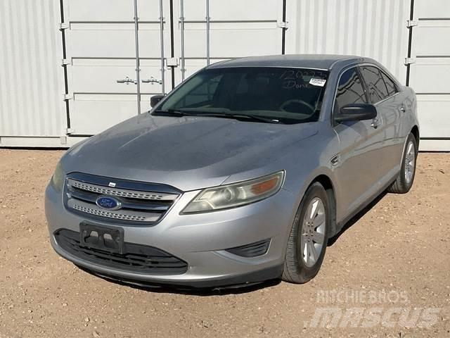 Ford Taurus SE سيارات