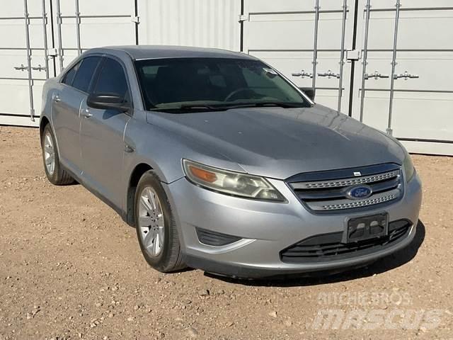 Ford Taurus SE سيارات