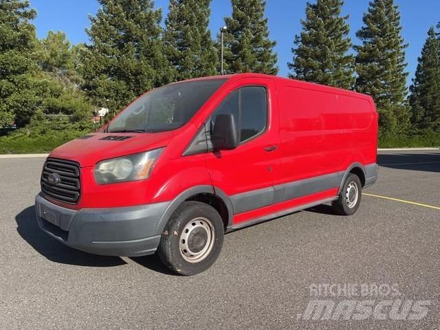 Ford Transit شاحنة مقفلة