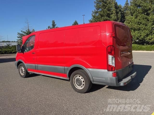 Ford Transit شاحنة مقفلة