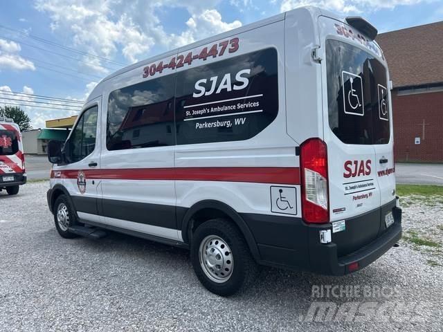 Ford Transit شاحنة مقفلة
