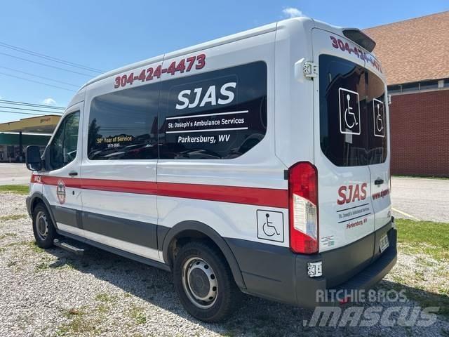Ford Transit شاحنة مقفلة