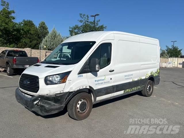 Ford Transit شاحنة مقفلة