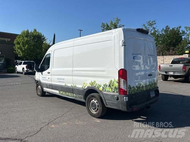 Ford Transit شاحنة مقفلة