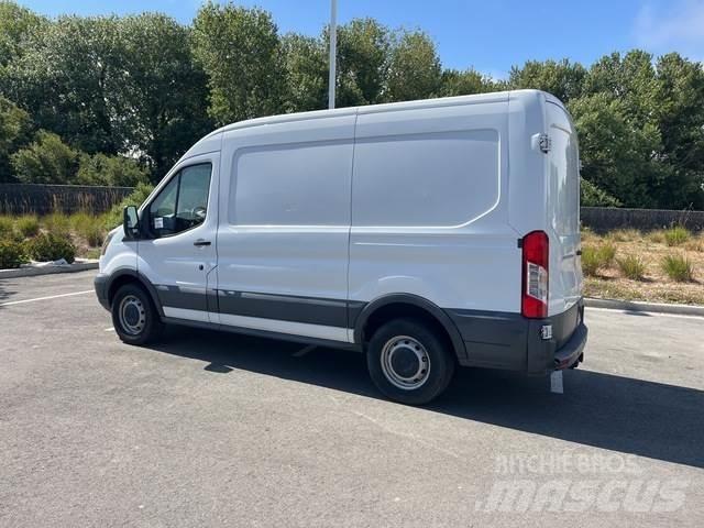 Ford Transit شاحنة مقفلة