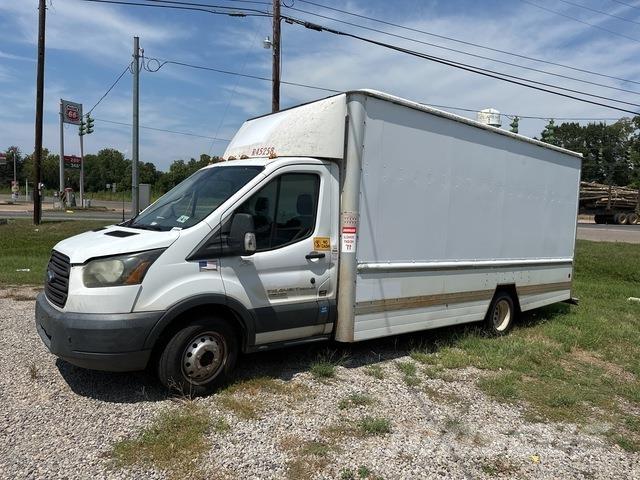 Ford Transit شاحنات ذات هيكل صندوقي