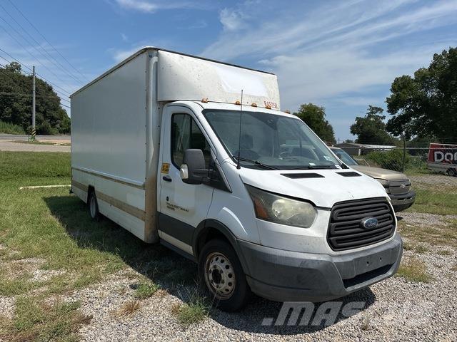 Ford Transit شاحنات ذات هيكل صندوقي