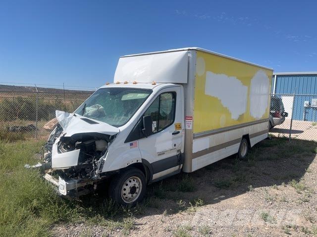 Ford Transit شاحنة مقفلة