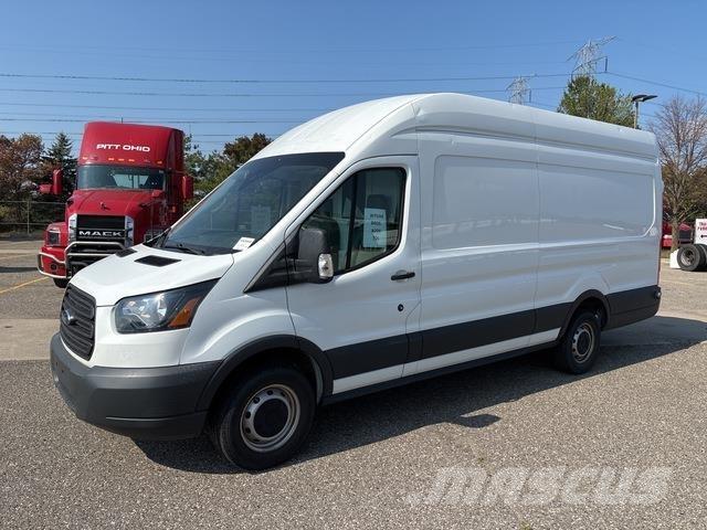 Ford Transit شاحنة مقفلة
