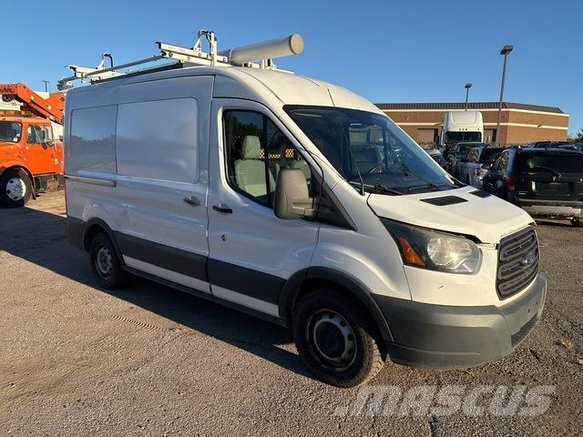 Ford Transit شاحنة مقفلة